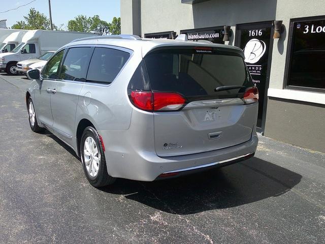 used 2019 Chrysler Pacifica car, priced at $19,995