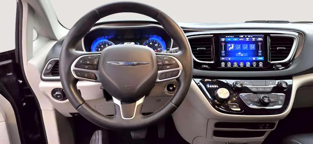 used 2017 Chrysler Pacifica car, priced at $11,995