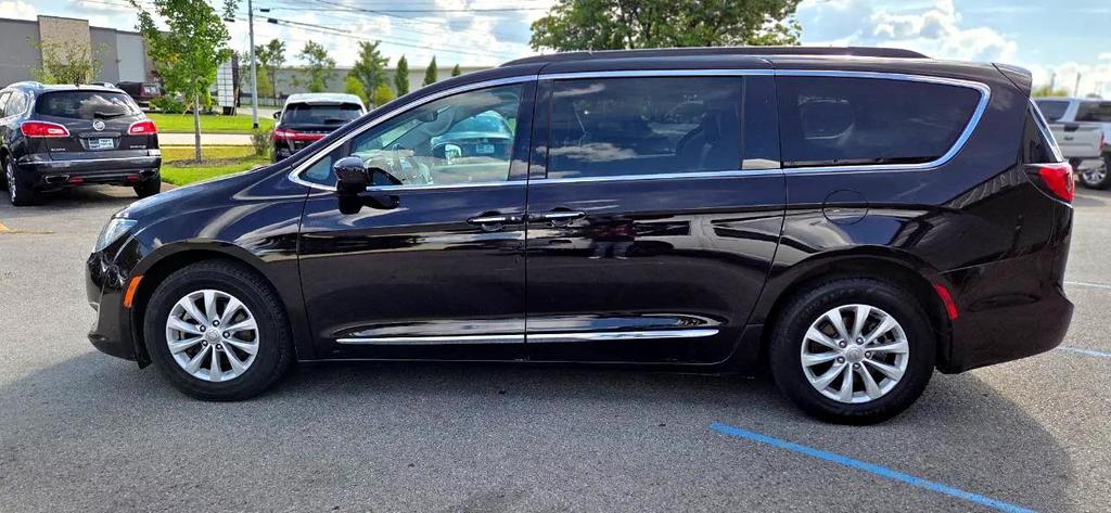 used 2017 Chrysler Pacifica car, priced at $11,995