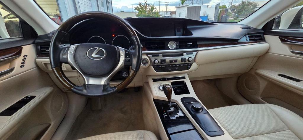 used 2015 Lexus ES 350 car, priced at $15,995