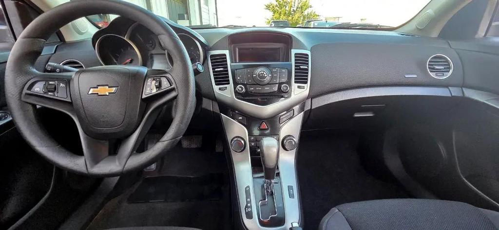 used 2015 Chevrolet Cruze car, priced at $5,995