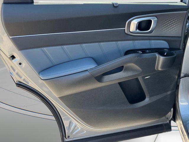 new 2025 Kia Sorento Hybrid car, priced at $46,610