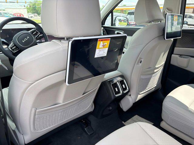 new 2025 Kia Sorento car, priced at $43,245