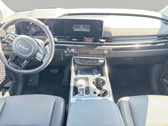 new 2025 Kia Carnival Hybrid car, priced at $57,820
