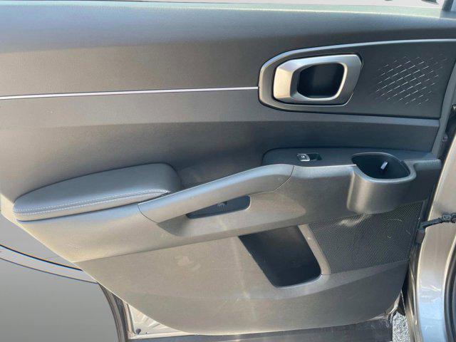 used 2023 Kia Sorento Hybrid car, priced at $30,600