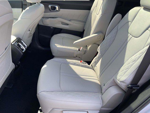 new 2025 Kia Sorento Hybrid car, priced at $45,990