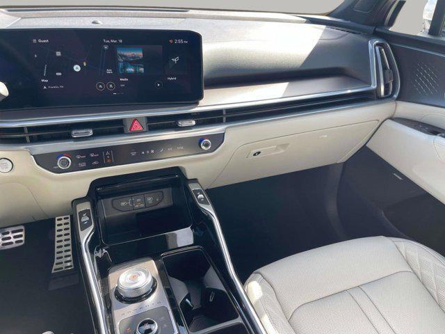 new 2025 Kia Sorento Hybrid car, priced at $45,990