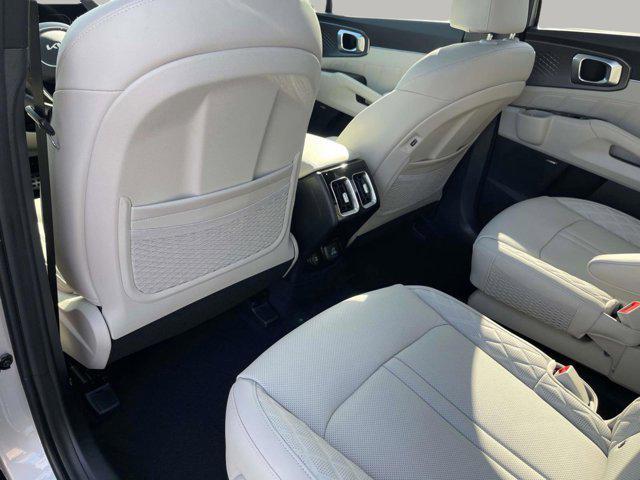 new 2025 Kia Sorento Hybrid car, priced at $45,990