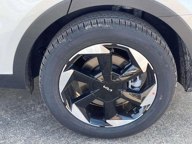 new 2025 Kia Sorento Hybrid car, priced at $45,490