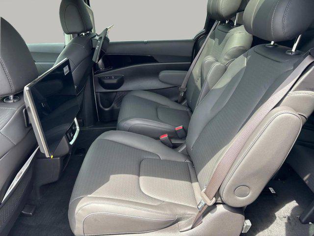 new 2025 Kia Carnival Hybrid car, priced at $56,175