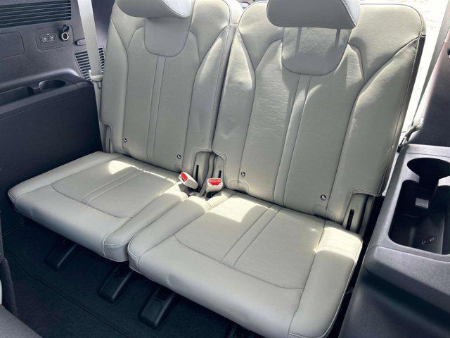 new 2025 Kia Sorento car, priced at $37,083