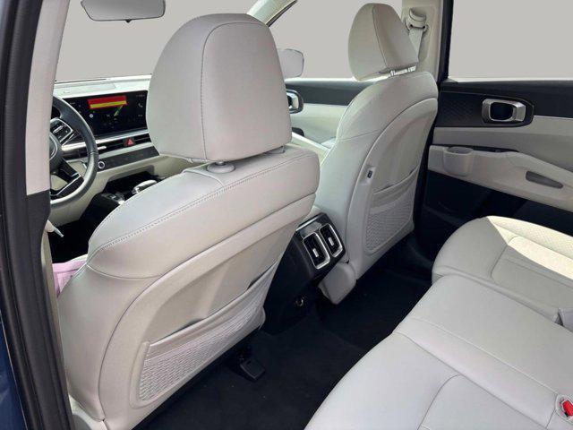 new 2025 Kia Sorento car, priced at $37,005