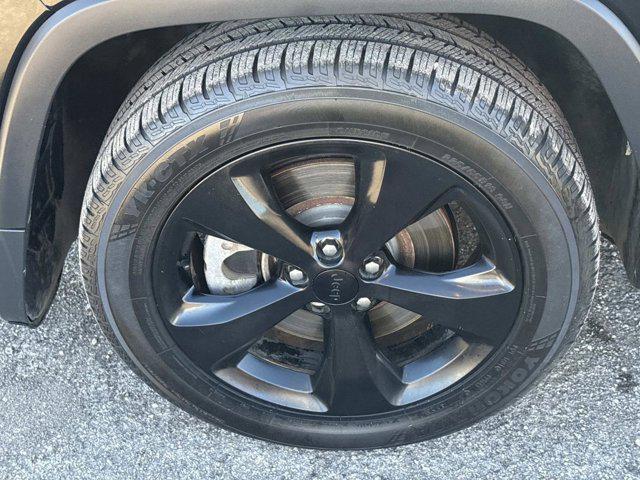 used 2018 Jeep Cherokee car, priced at $13,300