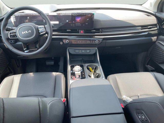 new 2026 Kia Carnival Hybrid car, priced at $55,285
