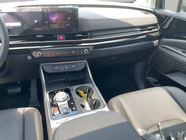new 2026 Kia Carnival Hybrid car, priced at $55,285