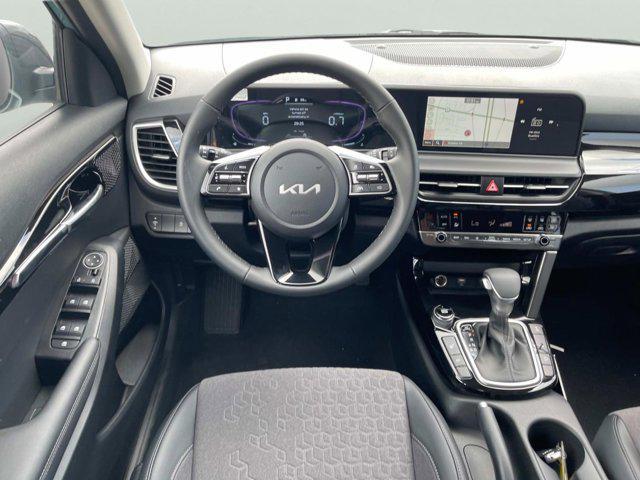 new 2025 Kia Seltos car, priced at $27,780