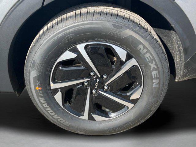 new 2025 Kia Sportage Hybrid car, priced at $29,390