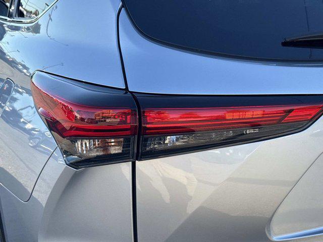 used 2023 Toyota Highlander car, priced at $36,060