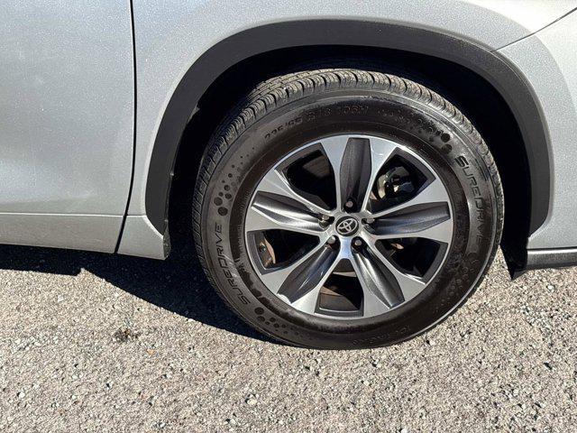 used 2023 Toyota Highlander car, priced at $36,060