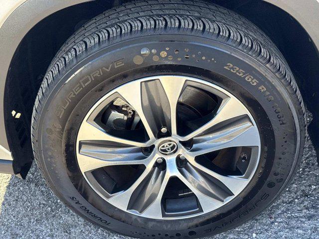 used 2023 Toyota Highlander car, priced at $36,060