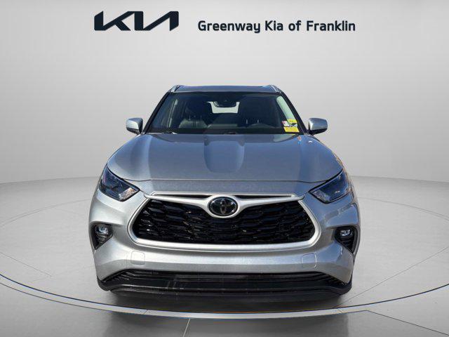 used 2023 Toyota Highlander car, priced at $36,060