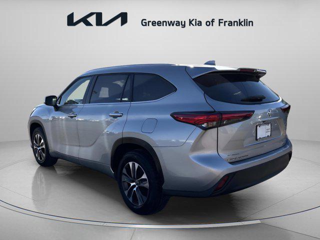 used 2023 Toyota Highlander car, priced at $36,060