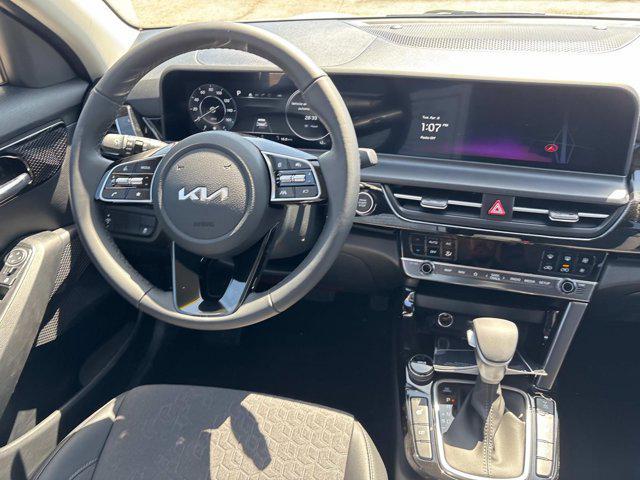 new 2025 Kia Seltos car, priced at $30,000