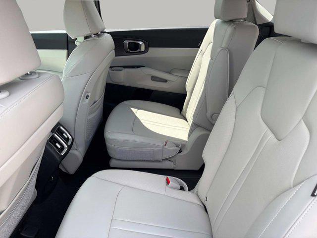 new 2025 Kia Sorento car, priced at $39,575