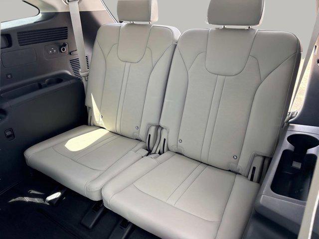 new 2025 Kia Sorento car, priced at $39,575