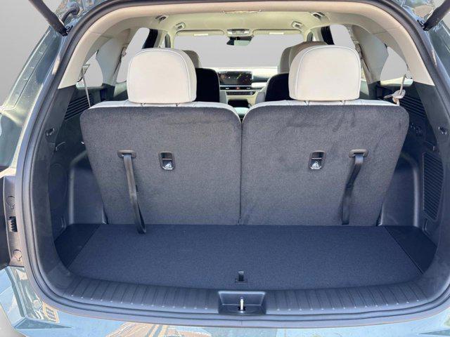 new 2025 Kia Sorento Hybrid car, priced at $38,438
