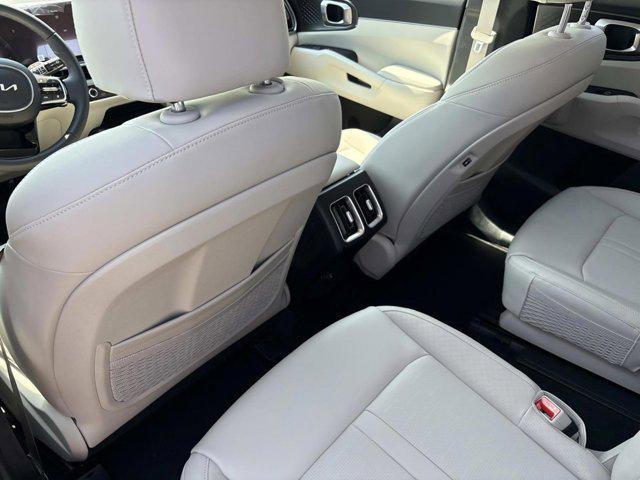 new 2025 Kia Sorento Hybrid car, priced at $38,438