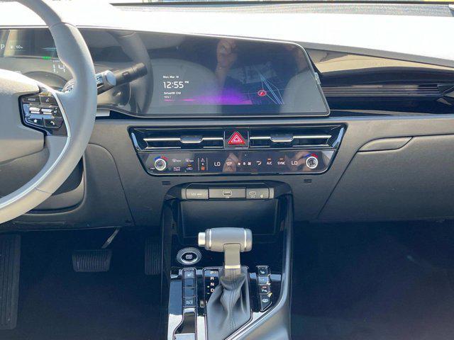 new 2025 Kia Niro car, priced at $30,340