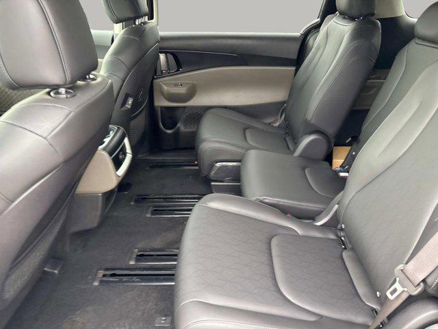 new 2025 Kia Carnival car, priced at $40,065