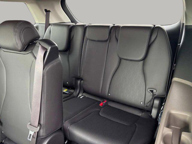 new 2025 Kia Carnival car, priced at $40,065
