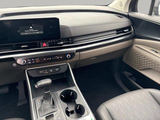 new 2025 Kia Carnival car, priced at $40,065