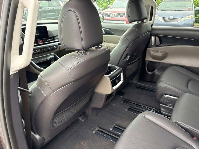 new 2025 Kia Carnival car, priced at $40,065