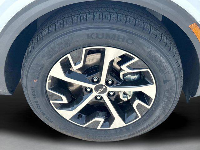 new 2025 Kia Sportage car, priced at $32,005
