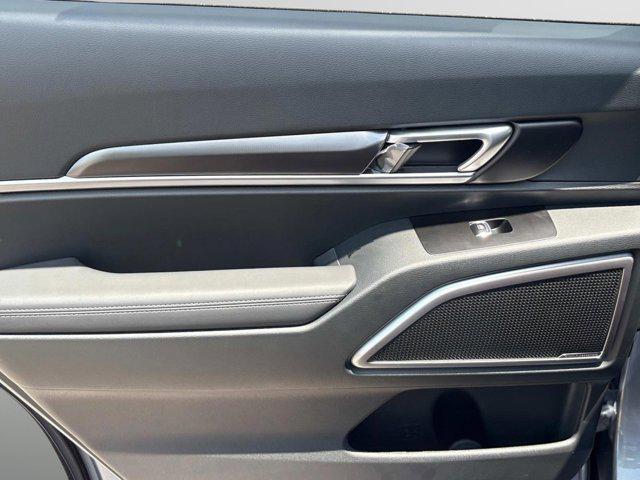 new 2025 Kia Telluride car, priced at $40,560