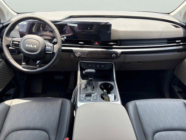 new 2025 Kia Carnival car, priced at $38,530