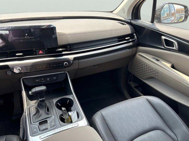 new 2025 Kia Carnival car, priced at $38,530