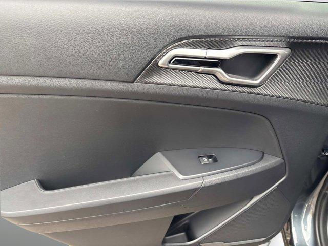 new 2025 Kia Sportage car, priced at $29,905