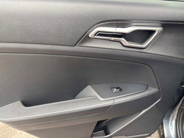 new 2025 Kia Sportage car, priced at $29,905