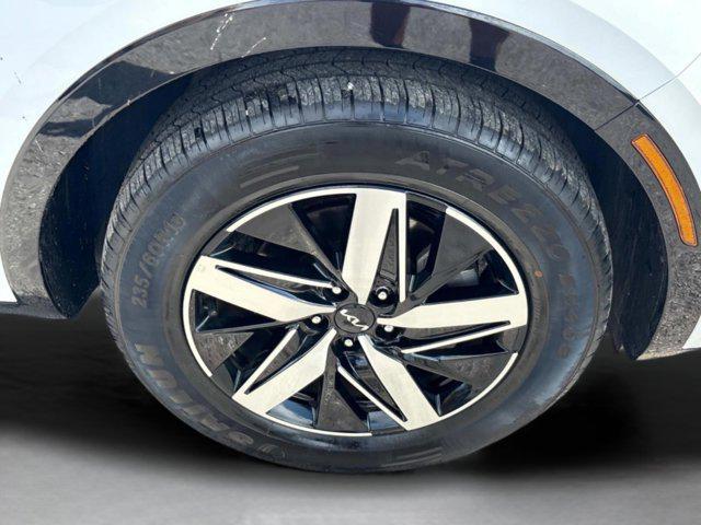 used 2022 Kia Sorento car, priced at $28,400