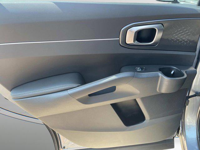 new 2025 Kia Sorento car, priced at $32,130