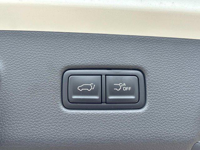new 2025 Kia Carnival Hybrid car, priced at $44,335