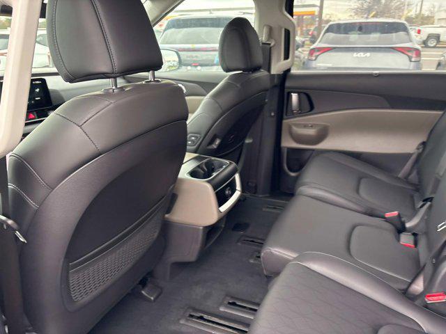 new 2025 Kia Carnival Hybrid car, priced at $43,980