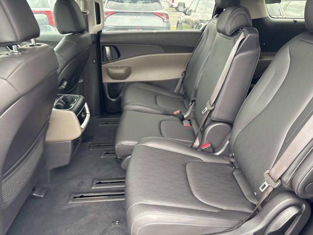 new 2025 Kia Carnival Hybrid car, priced at $43,980