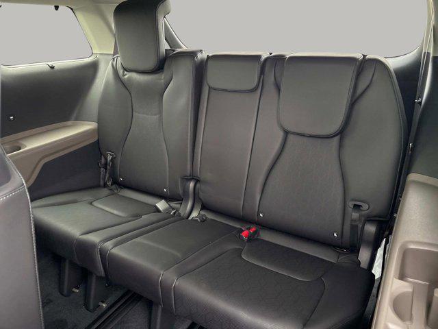 new 2025 Kia Carnival Hybrid car, priced at $43,980