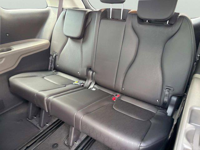 new 2026 Kia Carnival Hybrid car, priced at $40,613