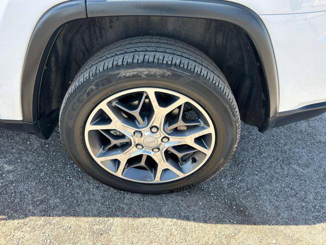 used 2022 Jeep Grand Cherokee car, priced at $27,302